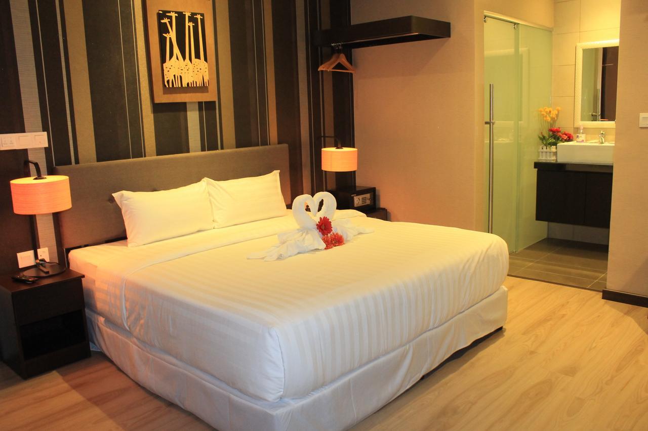 Hazzana Boutique Hotel Seri Kembangan Esterno foto